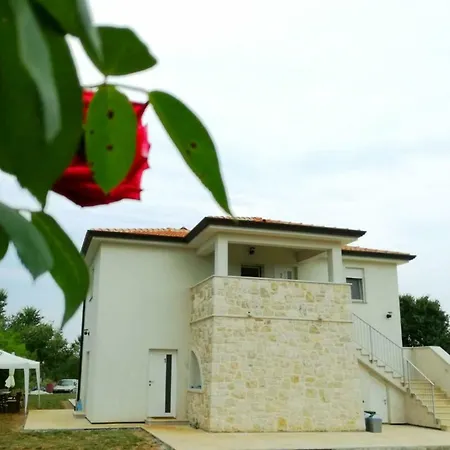 Karolina 2 아파트