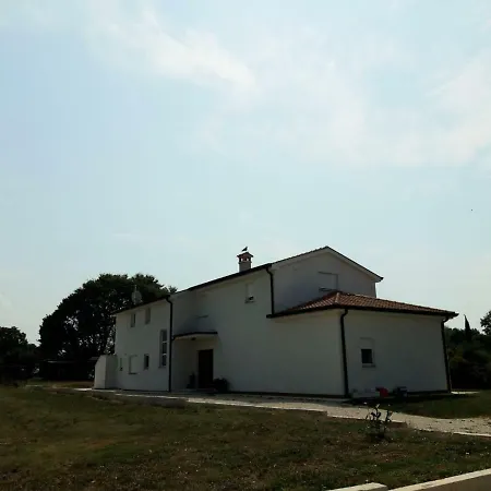 아파트 Karolina 2 *