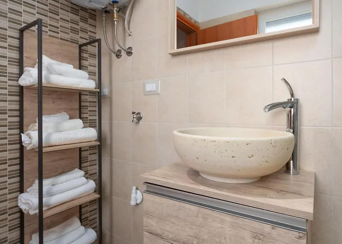 Karolina 2 Apartamento Funtana