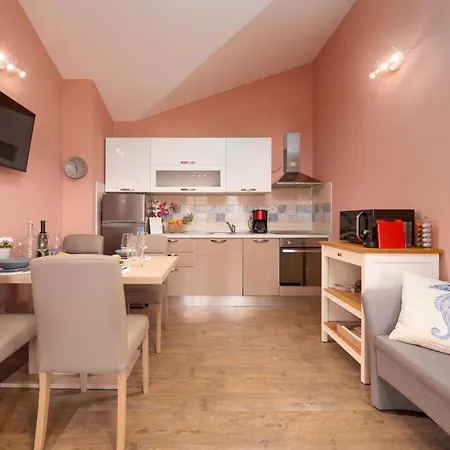 Karolina 2 Apartman